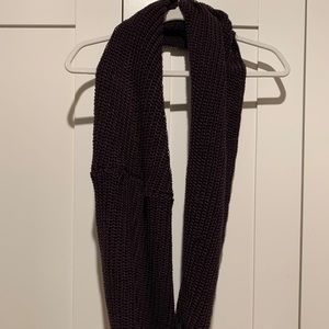 H&M deep purple circle knit scarf
